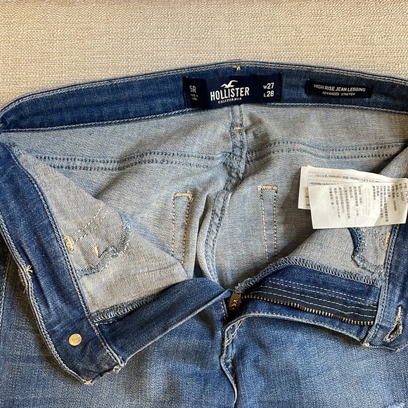 NEW Hollister High-Rise Advanced Stretch Jeans Medium Wash - Picture 8 of 10